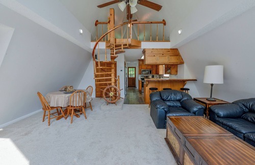 Tuscaloosa Maison | Quiet A-frame retreat