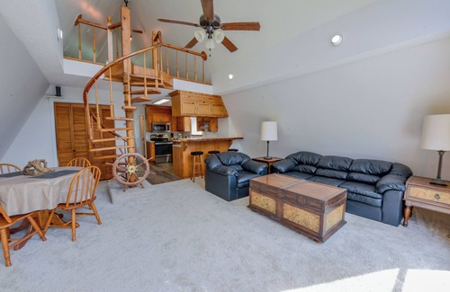 Tuscaloosa Maison | Quiet A-frame retreat