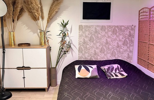 Athis-Mons Appartement | Quiet accommodation facing the forest 10 min from Orly airport near Paris