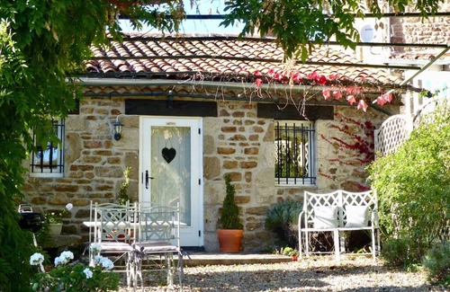Vernet-la-Varenne Cottage | Gîtes accolés, au calme, avec vue dégagée.