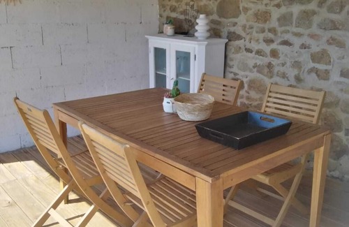 Vernet-la-Varenne Cottage | Gîtes accolés, au calme, avec vue dégagée.