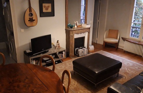 Arsenal Appartement | Quiet and Authentic Corner of the Marais