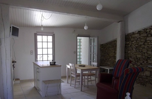 Ventenac-Cabardes Cottage | Gîte calme et clair avec terrasse village proche de Carcassonn
