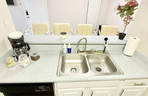 Addison Appartement | Quiet and Central 1-bedroom apartment near hospital and Tollway