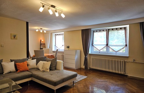 Grimma Appartement | Quiet and central - vacation apartment with plenty of space and garden view