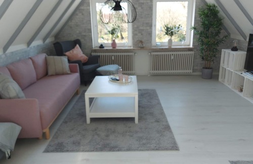 Friedeburg Appartement | Quiet and centrally located apartment (approx. 80m/2) Friedeburg "The gateway to the North Sea"