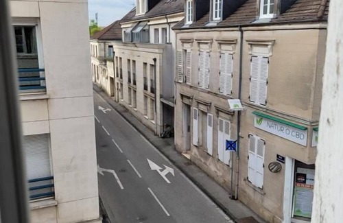 Centre Ville Appartement | Duplex Calme et Confortable, Centre Ville, Compiègne
