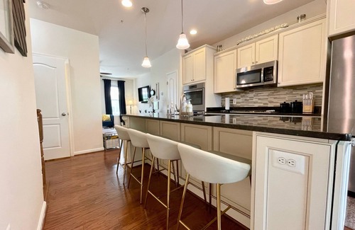 Northeast Maison | Quiet and cozy 3BR & 3BA in DC less than 10 minutes from the Metro