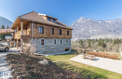 Chatillon-sur-Cluses Maison | Gite calme et spacieux à la montagne