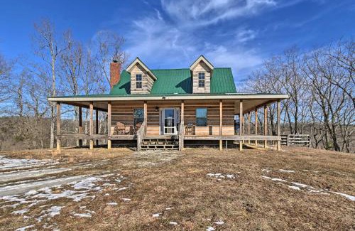 Berea Maison | Quiet and Secluded Berea Cabin on 70-Acre Farm!