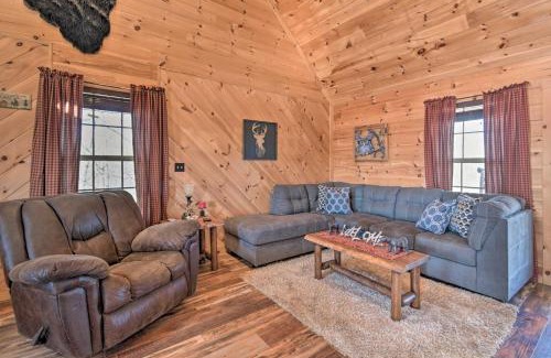 Berea Maison | Quiet and Secluded Berea Cabin on 70-Acre Farm!