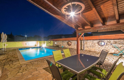 Krmed Villa | Calme, à quelques minutes de la plage, piscine privée dans le beau jardin
