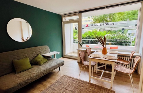 Golzheim Appartement | Quiet and sunny studio in direct proximity to the trade fair/arena and city center