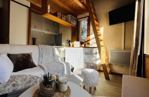 Demi-Quartier Appartement | Appartement Calme et Chaleureux
