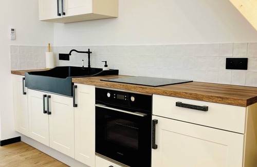 Menotey Appartement | Quiet and warm gîte, ideal for families or 2 couples, with patio and BBQ