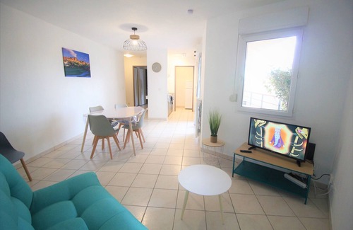 Carcassonne Appartement | ♥ TOUT CONFORT! Climatisation, Calme, Parking, Terrasse, Ascenseur, WIFI, Café ♥
