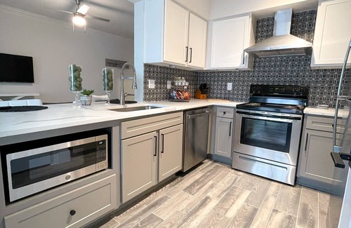 Braeswood Place Appartement | Quiet Apartment Perfect for couples or small group trips! Perfect for relaxation