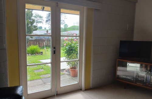 Putaruru Appartement | Quiet apartment with WiFi, parking, kitchen & bathroom in charming Putāruru -