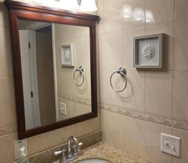The Heights Lit Et Petit-Déjeuner | Quiet apt only 15 mins from Midtown NYC