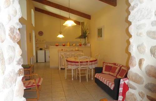 Les Mages Cottage | Mas gardois, au calme ,piscine, prestations grandes qualites, parc et terrasse