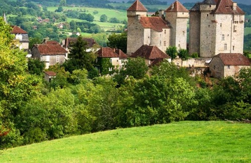 Vegennes Cabine | Quiet bohemian chic teepee in the Dordogne valley