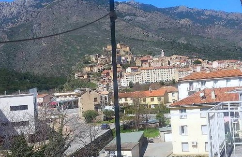 Corte Appartement | Appartement calme, lumineux, et spacieux à Corte