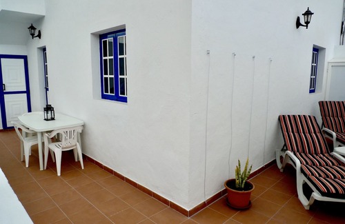 Orzola Appartement | Calme. appartement lumineux au rez-de-chaussée dans une maison de pêcheur restaurée à 100 mètres de la mer
