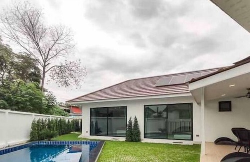 Wat Ket Maison | Quiet Bungalow in the City!