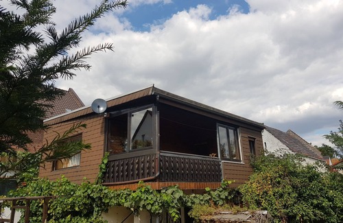 Niedershausen Maison | Quiet bungalow with covered terrace