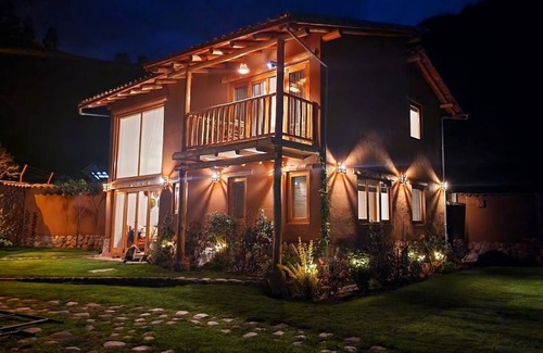 Calca Maison | QUIET BUNGALOW WITH CREEK AND MOUNTAIN VIEW