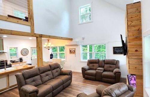 Fresno Cabine | Quiet cabin 30 min from wineries, restaurants, Sugar Creek & Walnut Creek.