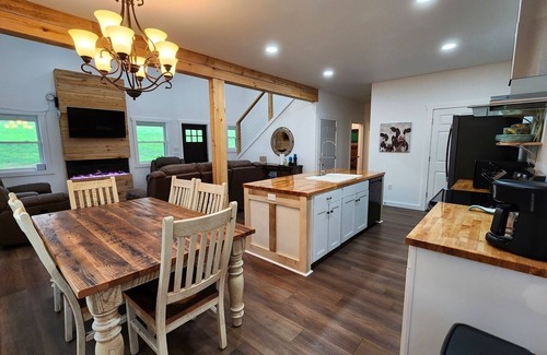 Fresno Cabine | Quiet cabin 30 min from wineries, restaurants, Sugar Creek & Walnut Creek.