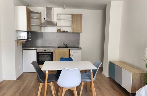 Salins-les-Bains Appartement | Quiet, comfortable apartment overlooking the fort. Close to the spa