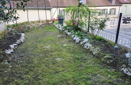 Salins-les-Bains Appartement | Quiet, comfortable apartment overlooking the fort. Close to the spa