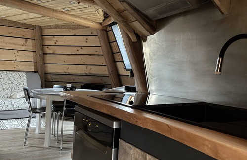 Plenisette Chalet De Ski | Wooden tepee with all comforts, calm and nature, close to our horses.