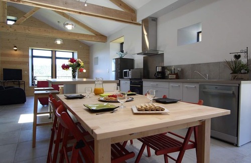 Saint-Prejet-d'Allier Cottage | Gîte au calme avec équipements PMR, parking, animal accepté