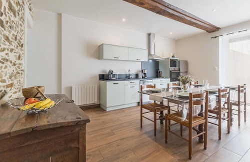 Nort-sur-Erdre Cottage | Maison de Campagne au Calme avec Terrasse, 3 Chambres