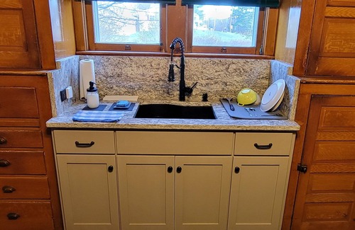 Barnesville Maison | Quiet Country Home with Garage
