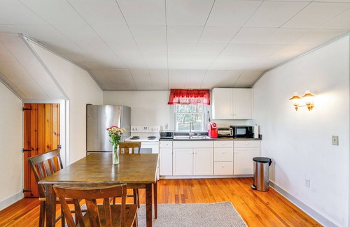 Hudson Appartement | Quiet Country Living: Farmhouse Apt Near Hudson!