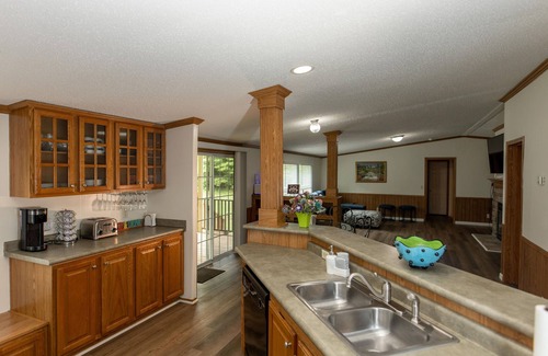 Starkville Maison | Quiet country living in a newly remodeled mobile home on 1.5 acres - 7 mi to MSU