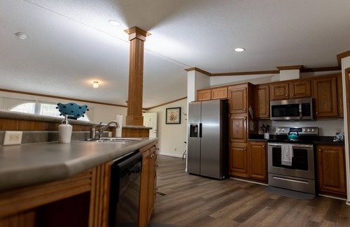 Starkville Maison | Quiet country living in a newly remodeled mobile home on 1.5 acres - 7 mi to MSU