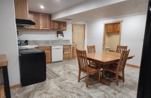 Great Falls Appartement | Quiet country property, near rivers, complete with farm animals and wildlife.