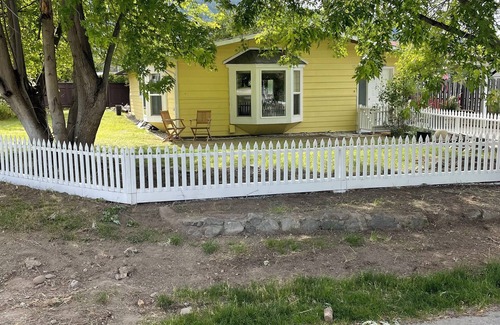 Okanagan-Similkameen Maison | Quiet, cozy, 3-bedroom house, minutes away from Lake and wineries. Pet-friendly!