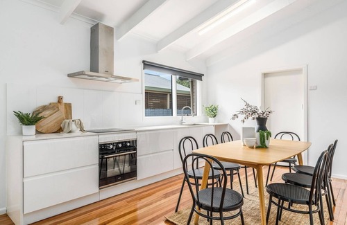 Bell Post Hill Maison | Quiet & Cozy 4 Bedroom Home