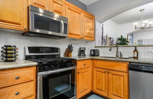 Portland Maison | Quiet Cozy Beaverton Townhome Near Intel Nike and Park