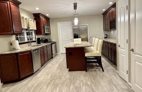 Jamesburg Maison | Quiet & cozy home, bring the whole family.