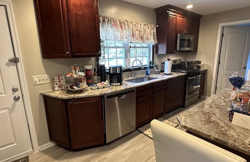 Jamesburg Maison | Quiet & cozy home, bring the whole family.