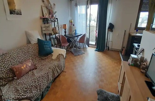 Bagnolet Appartement | Logement calme et cosy, nid douillet en face d'un parc, proche des transports...
