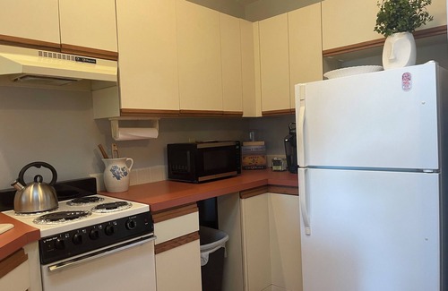 Bettendorf Copropriété | Quiet & Cozy Pet-Friendly Condo with Pool & Garage