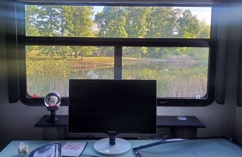 Texico Maison | Quiet, cozy stay with fishing, shooting, hiking, and more!